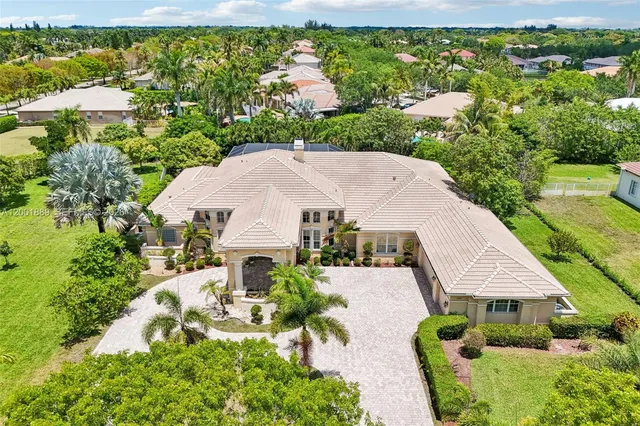 13457 Majestic Way, Cooper City, FL 33330