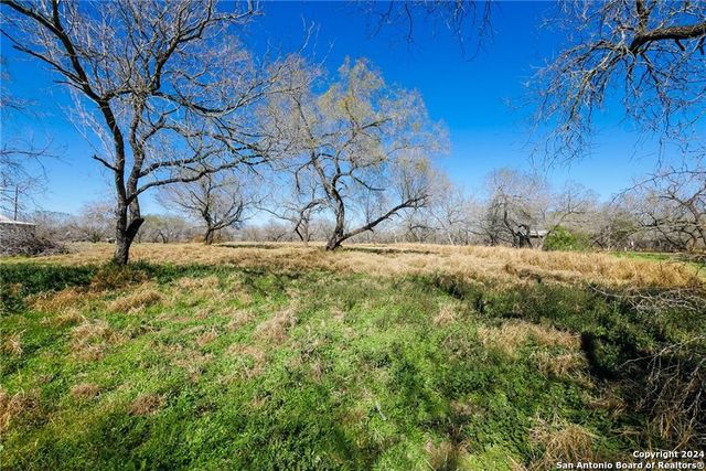 5452 N FM 666, Mathis, TX 78368