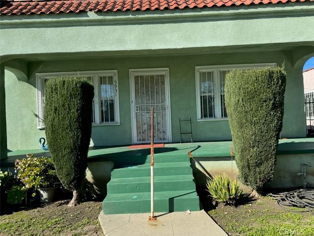 5951 Madden Ave, Los Angeles, CA 90043