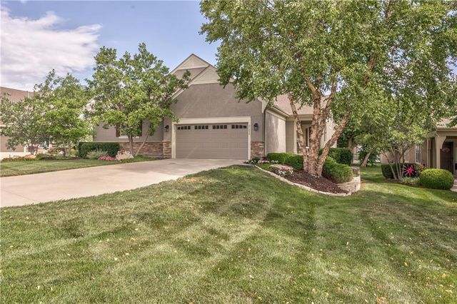 21230 W  115th Ter, Olathe, KS 66061