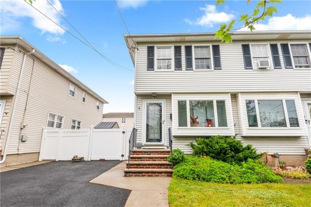 41 Bent St, Staten Island, NY 10312