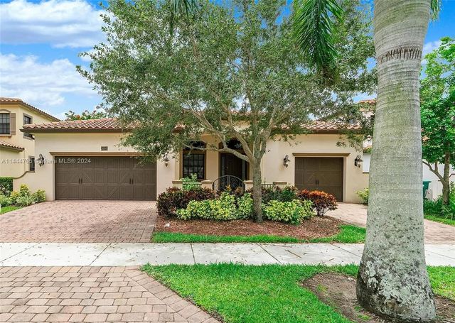 3695 NW 87th Ave, Cooper City, FL 33024