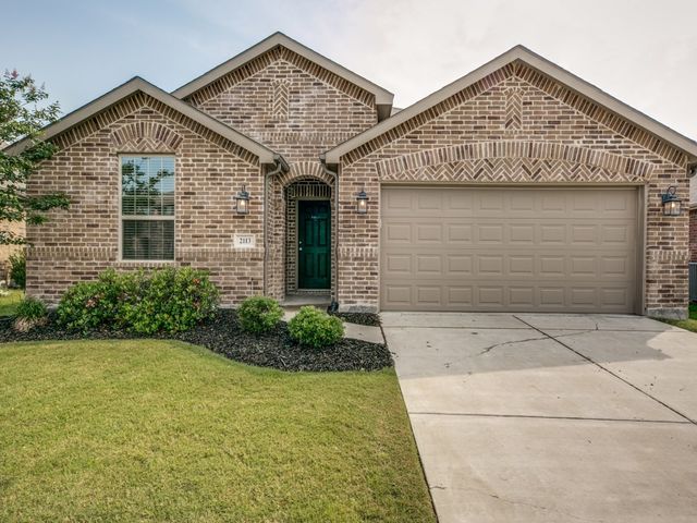 2113 Rains County Rd, Forney, TX 75126