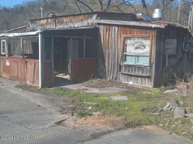 414 W  Main St, Horse Cave, KY 42749