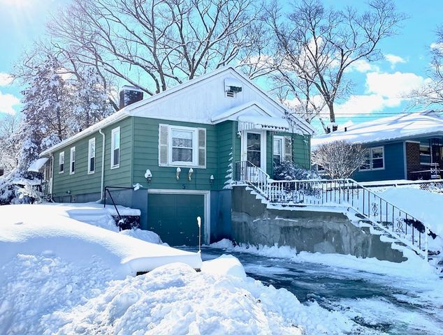5 Othello Rd, Worcester, MA 01604
