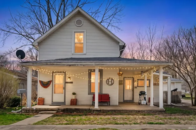 207 N  Line St, South Whitley, IN 46787
