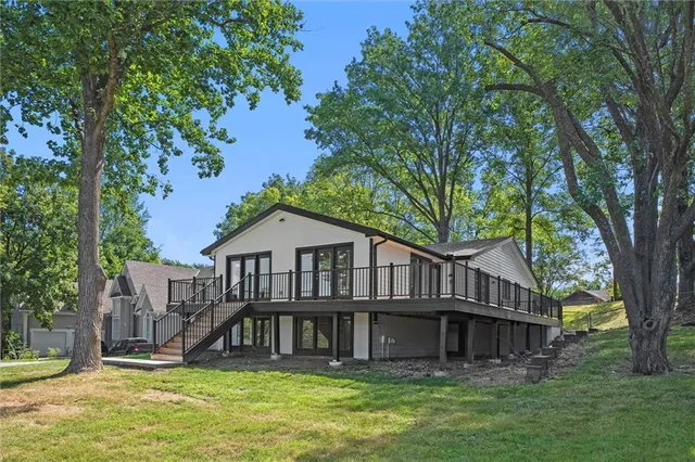 7809 N  Scenic Dr, Kansas City, MO 64152