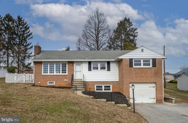 713 Acacia Ave, Reading, PA 19605