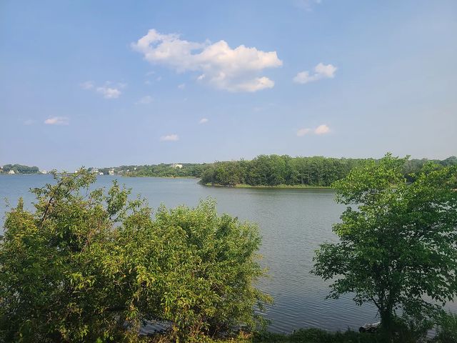 11 Richards Rd, Hull, MA 02045