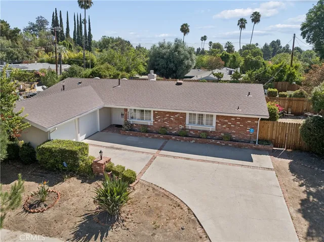 5666 Rawlings Ave, Woodland Hills, CA 91367
