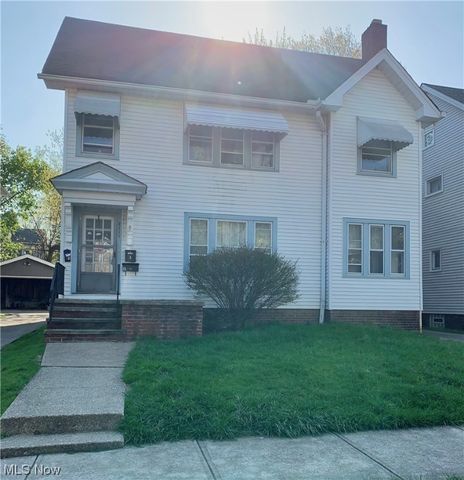 2111 Renrock Rd, Cleveland Heights, OH 44118