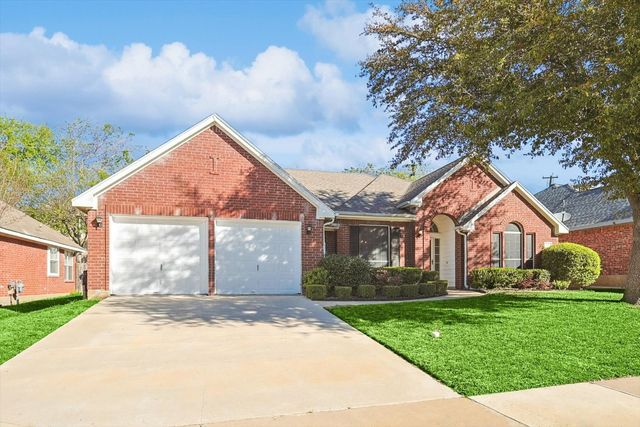 1935 Perry Dr, Mansfield, TX 76063