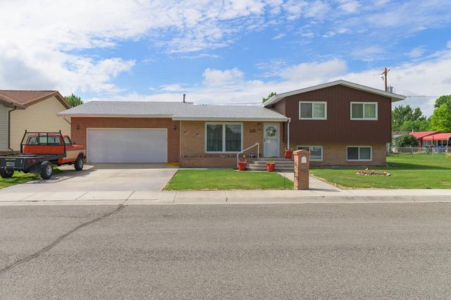 10 Circle Dr, Lovell, WY 82431