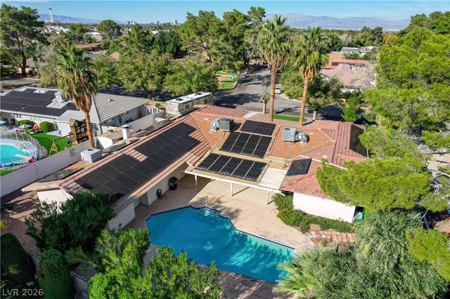 3689 N  Rosecrest Cir, Las Vegas, NV 89121
