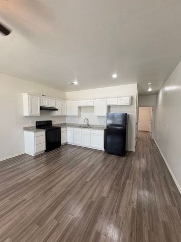3013 Choctaw St #2809B, Dodge City, KS 67801