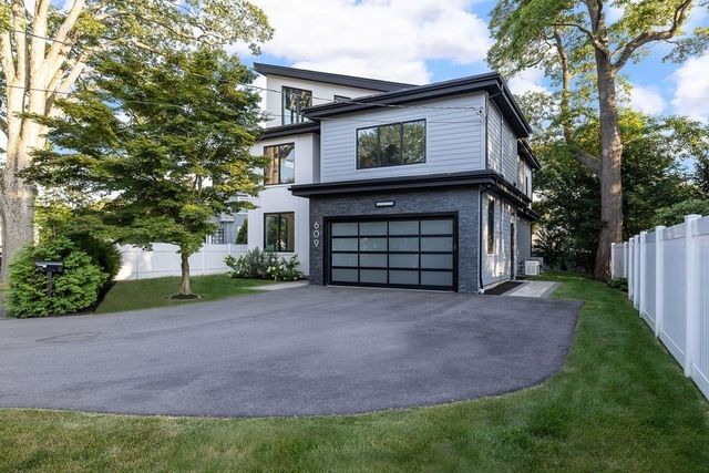 609 Hunnewell St, Needham, MA 02494