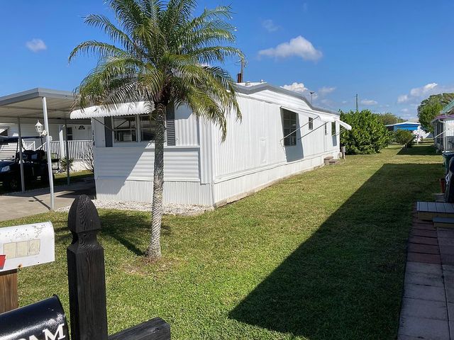 114 Rose Ln, Naples, FL 34114