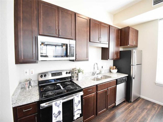 3900 N  Estabrook Pkwy #350, Shorewood, WI 53211