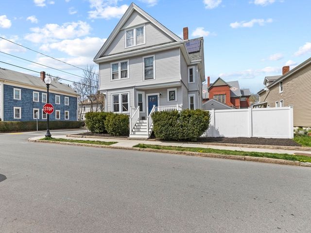 51 Parker St, New Bedford, MA 02740
