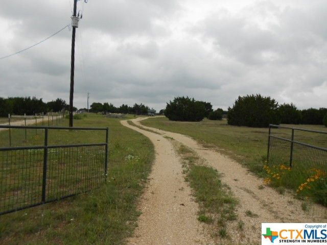 120 Private Road 957, Florence, TX 76527