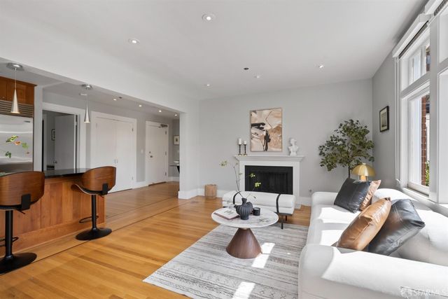 2195 Green St #2, San Francisco, CA 94123