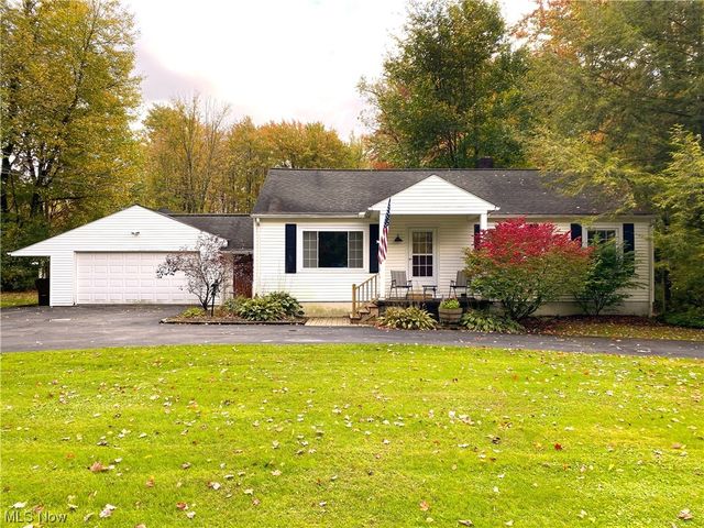 9143 Ranch Dr, Chesterland, OH 44026