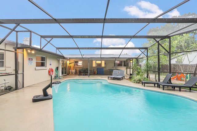 2445 Keiser Ct, Titusville, FL 32780