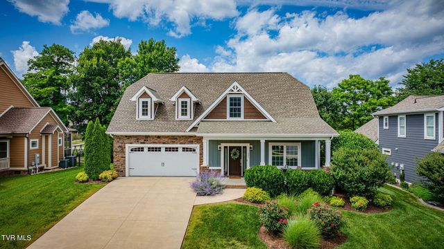 231 Riverwatch Cir, Kingsport, TN 37660