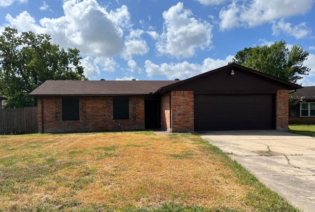 906 Earlsferry Dr, Channelview, TX 77530