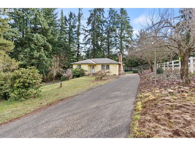 17086 S  Gronlund Rd, Oregon City, OR 97045