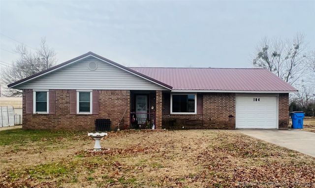 104 W  Forbus St, Gore, OK 74435