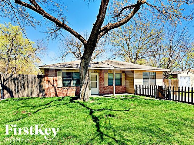 213 E  5th St, Lancaster, TX 75146