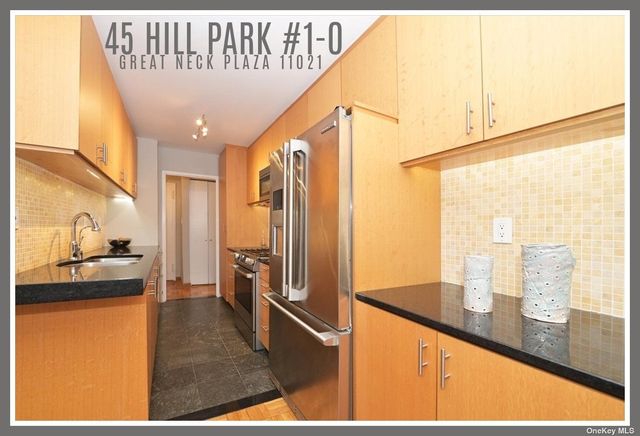 45 Hill Park Avenue UNIT 1-0, Great Neck, NY 11021