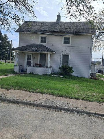 704 Adams St, Corning, IA 50841