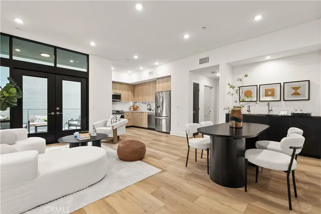 178 S  Euclid Ave #105, Pasadena, CA 91101