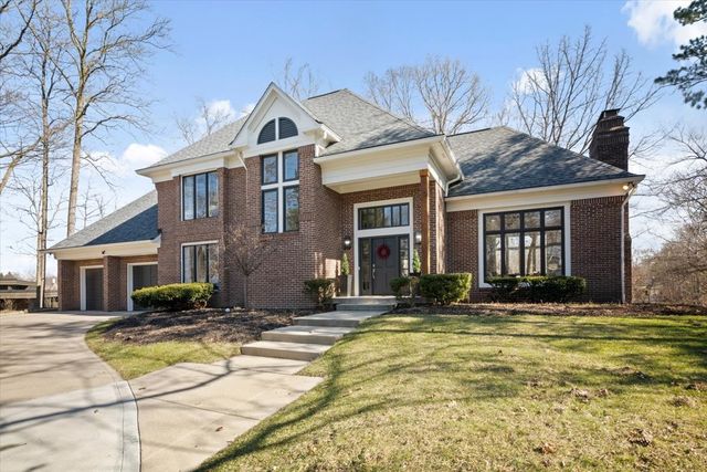 8533 Twin Pointe Cir, Indianapolis, IN 46236