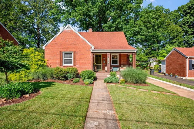 903 Westview Dr, Lynchburg, VA 24502
