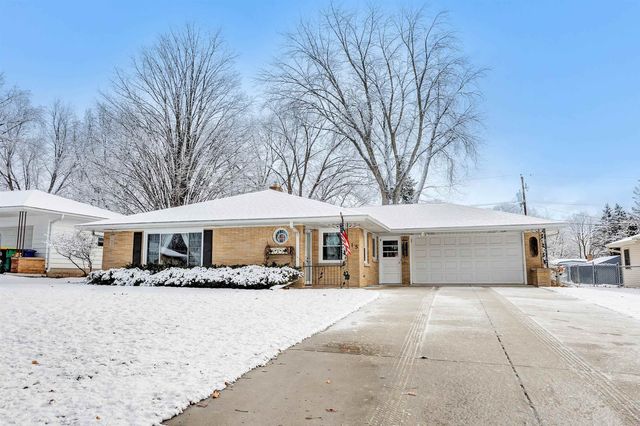 615 Eastview Dr, Green Bay, WI 54302