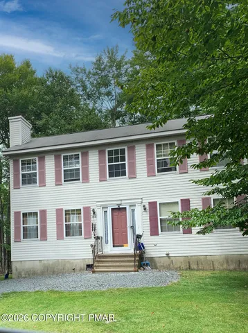 8866 Chipmunk Dr, Tobyhanna, PA 18466