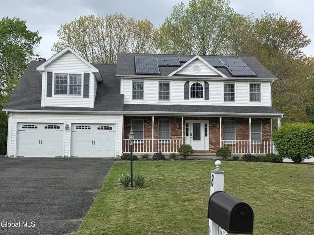 8 Spruce Street, Clifton Park, NY 12065