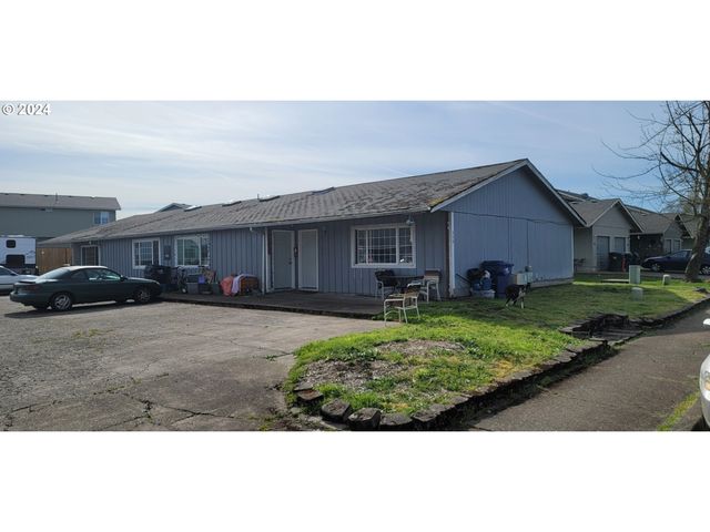 349 40th St, Springfield, OR 97478