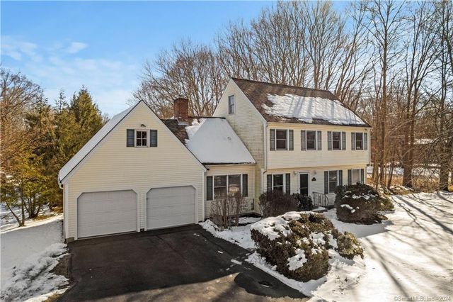 20 Michelle Ln, Guilford, CT 06437