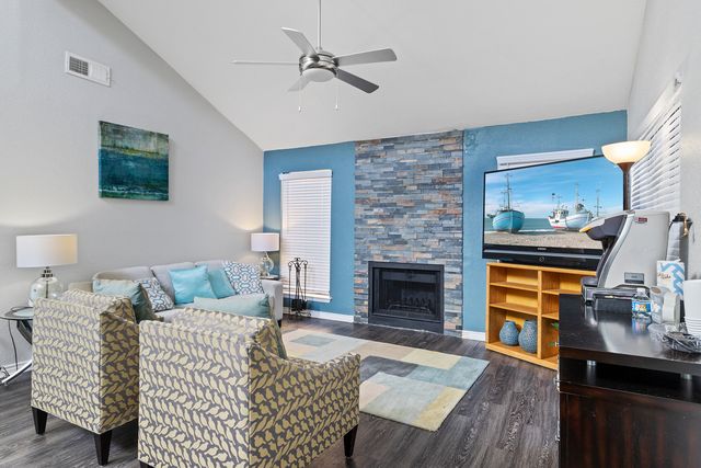 12300 Hymeadow Dr #705, Austin, TX 78750