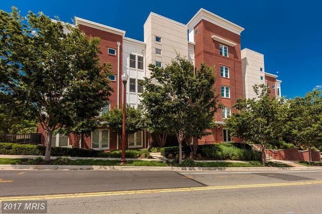 1811 14th St N #C101, Arlington, VA 22209