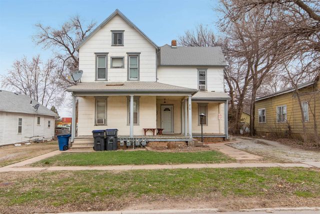 214 W  1st St, Newton, KS 67114