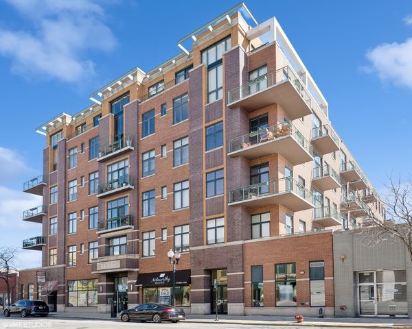 3631 N  Halsted St #208, Chicago, IL 60613
