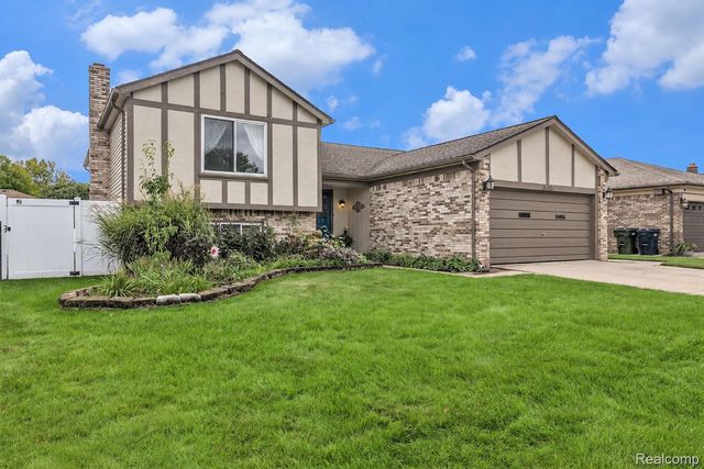 35826 Foothill Dr, Sterling Heights, MI 48312
