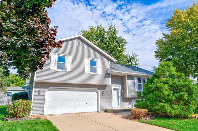 1402 Andaman Street, Sun Prairie, WI 53590
