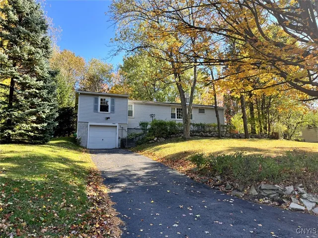 4666 Cleveland Rd, Syracuse, NY 13215