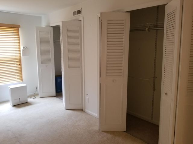 5976 Westchester Park Dr #T, College Park, MD 20740